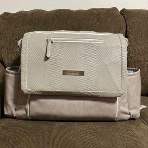 EUC Petunia Pickle Bottom Boxy Backpack Deluxe in Sand Cable Stitch